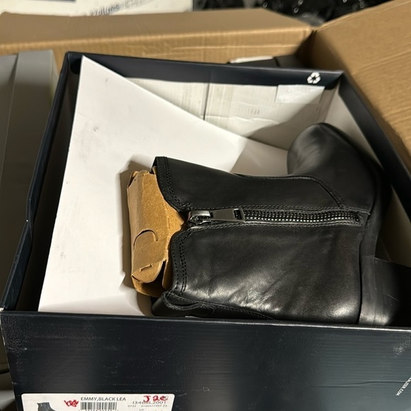 Naturalizer Emmy Block Heel Bootie in Black Leather (WIDE) - Picture 2 of 6